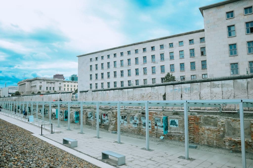 Berlin Wall remains with modern city backdrop, by Pham Ngoc Anh