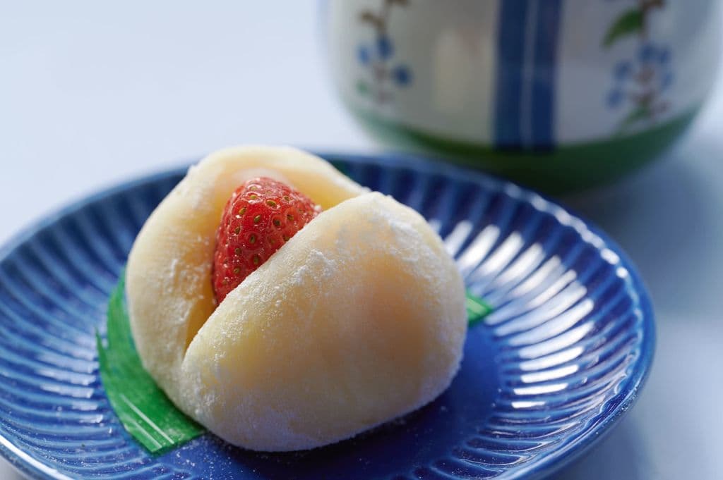Strawberry mochi dessert, by Han Sen