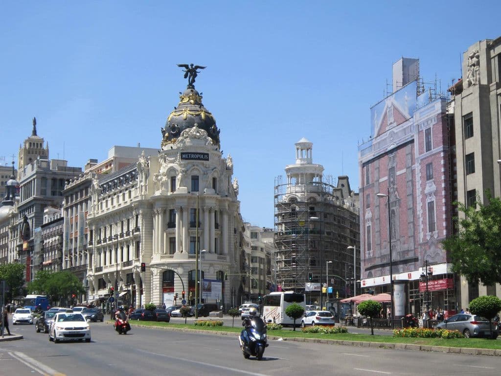 Gran Vía and Metropolis Building in Madrid, by Lajos Kristóf Kántor