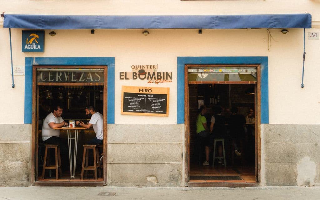 Quintería El Bombín restaurant facade in Madrid, by Altamart