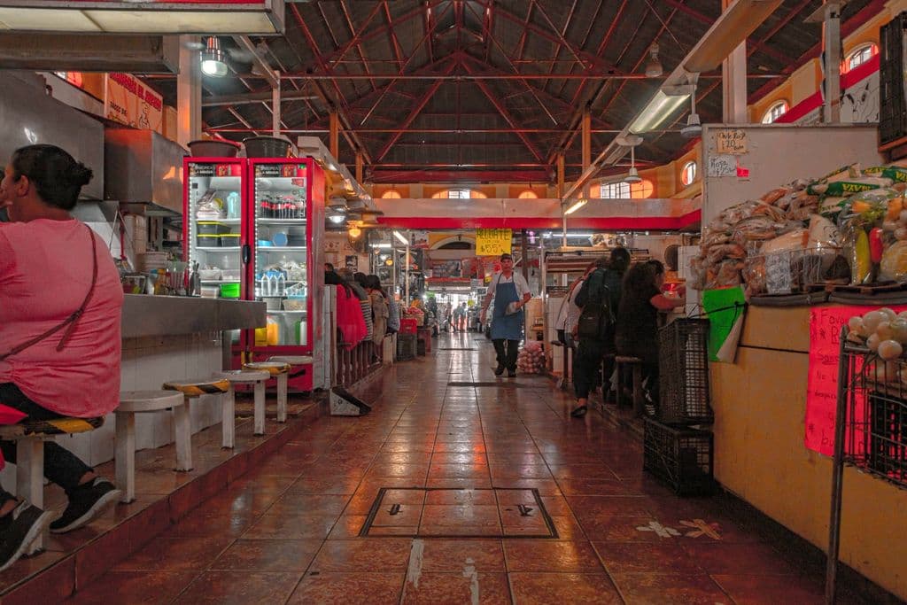 Indoor food market stalls in Mexico, by SOYD CONTENIDO