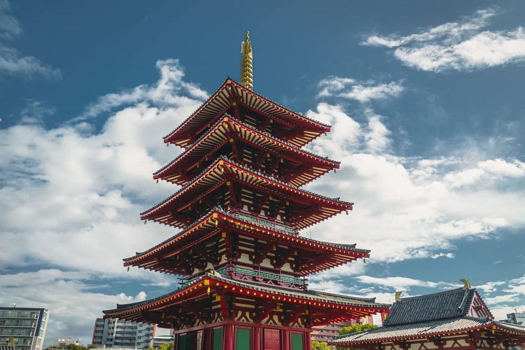 Shitennoji Temple pagoda in Osaka, by Sarmat Batagov