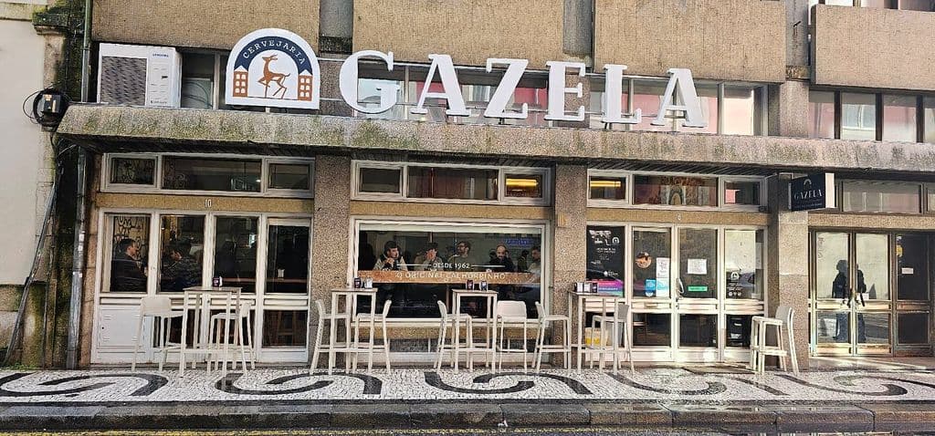 Cachorrinho hot dog at Cervejaria Gazela in Porto, from Tripadvisor